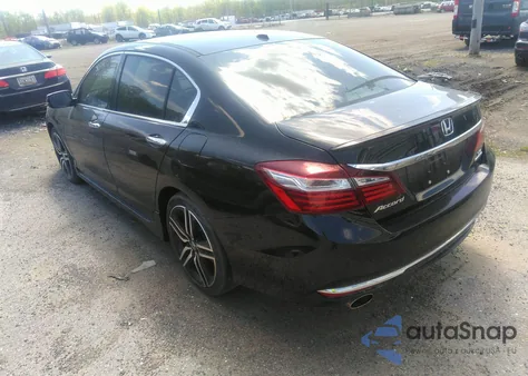 2017 Honda Accord Touring V6 z USA, uszkodzony, nr VIN 1HGCR3F92HA004634